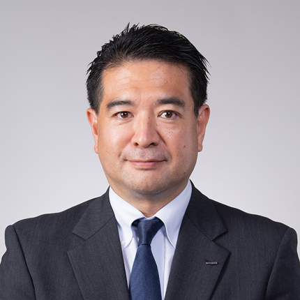 冨安 寛 氏